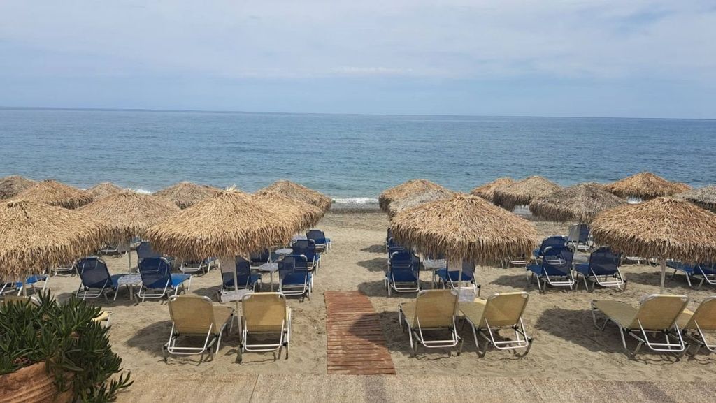 Property photo 1 of 1 Hotel, 4700 Sq, For Sale