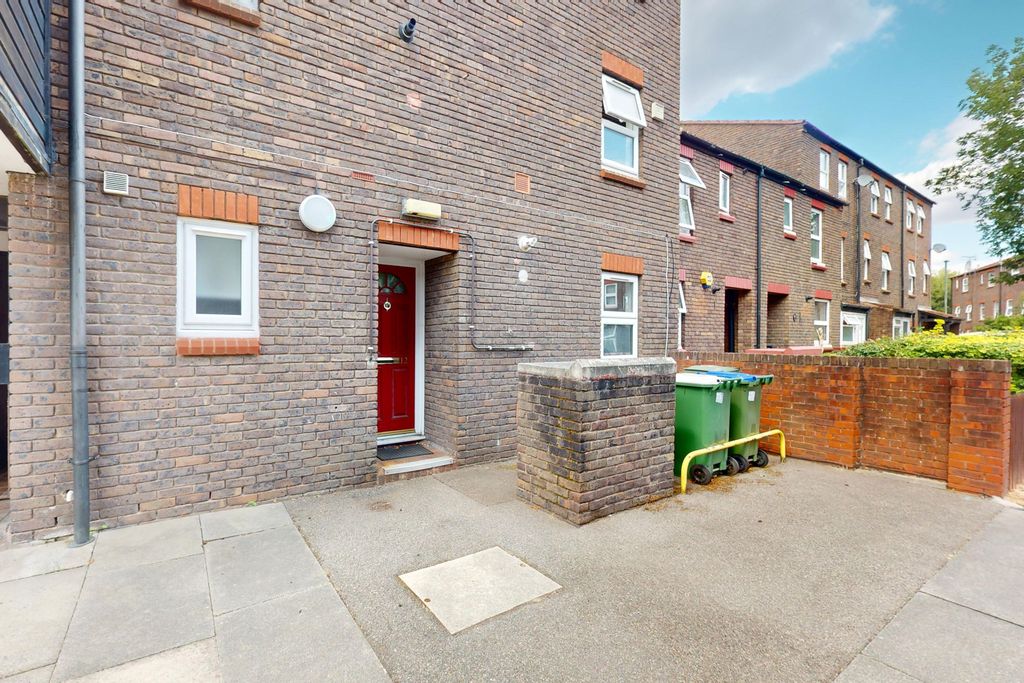 Property photo 1 of 23 12 Aspen Green, Erith, Da18 4Hy