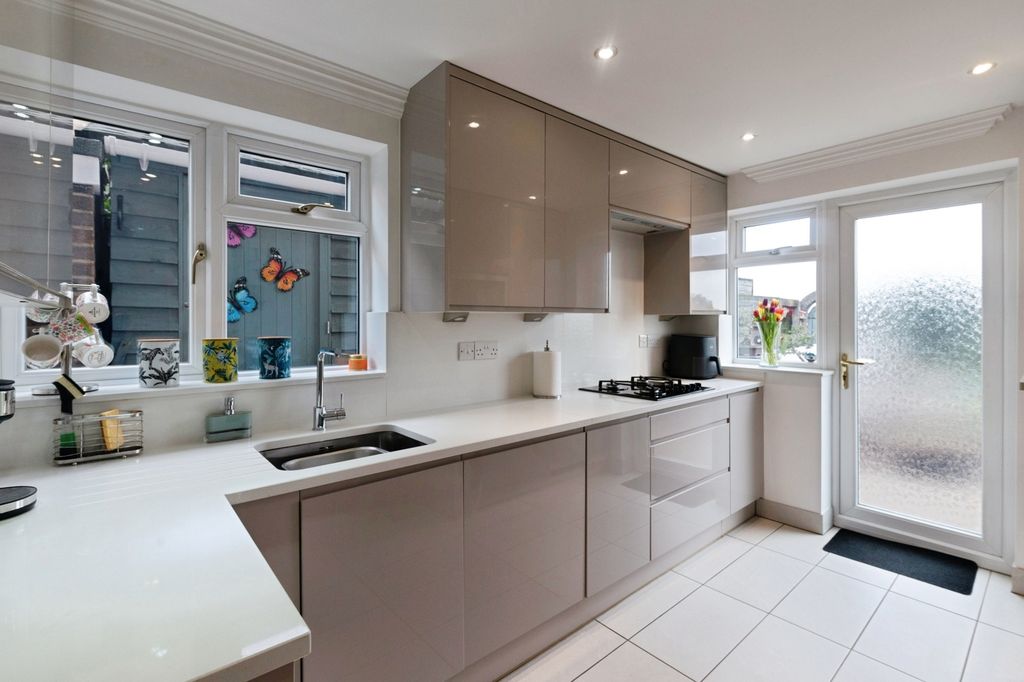 Property photo 3 of 18 Pbox-Img.Jpg