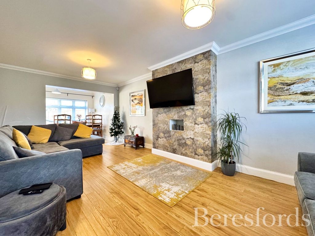 Property photo 2 of 15 Picture No. 29