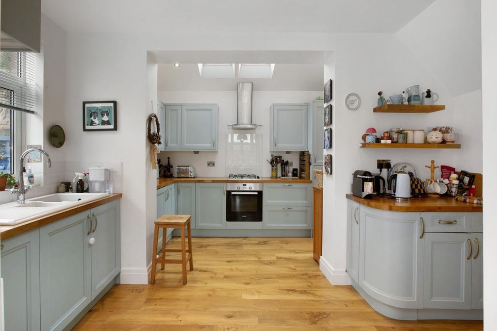 Property photo 2 of 17
