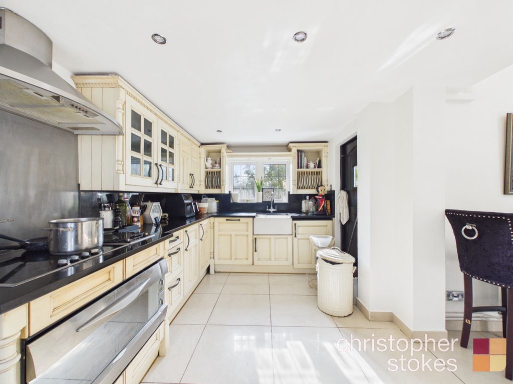 Property photo 2 of 25 4636111