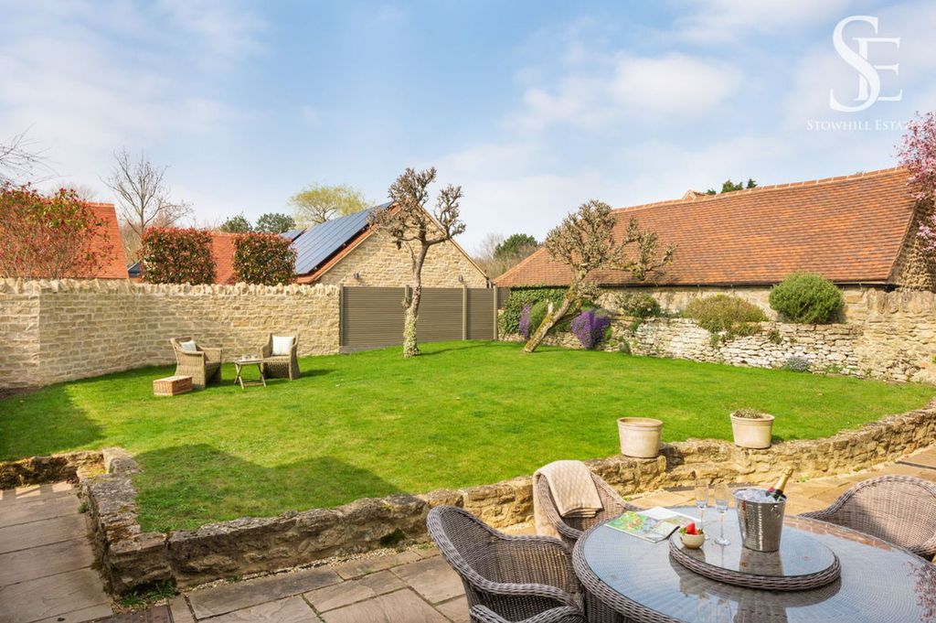 Property photo 3 of 18 Garden