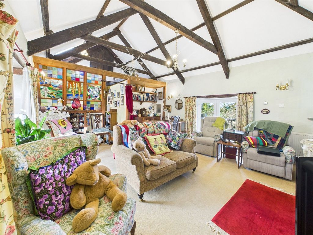 Property photo 2 of 27 Lounge Ff