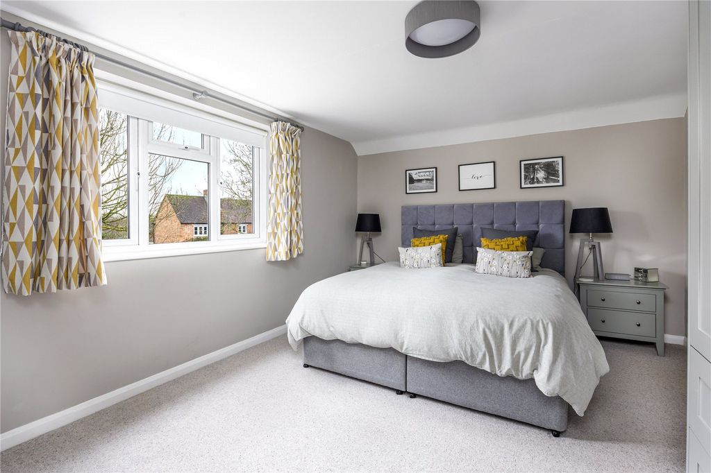 Property photo 3 of 28 Picture No. 08