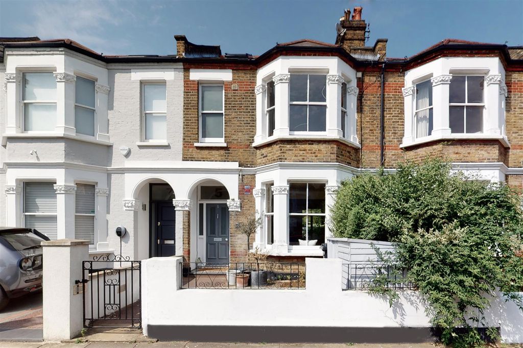 Property photo 1 of 28 Wolseley Gardens