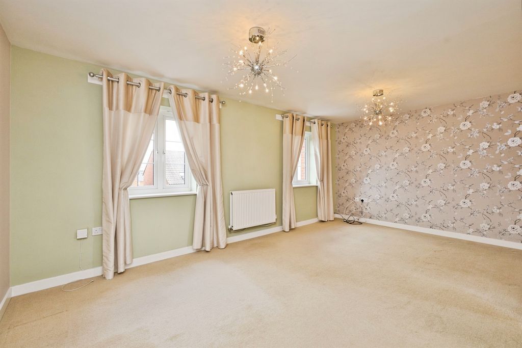 Property photo 3 of 19