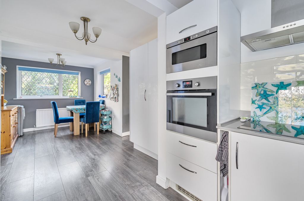 Property photo 3 of 17 Kitchen/Diner