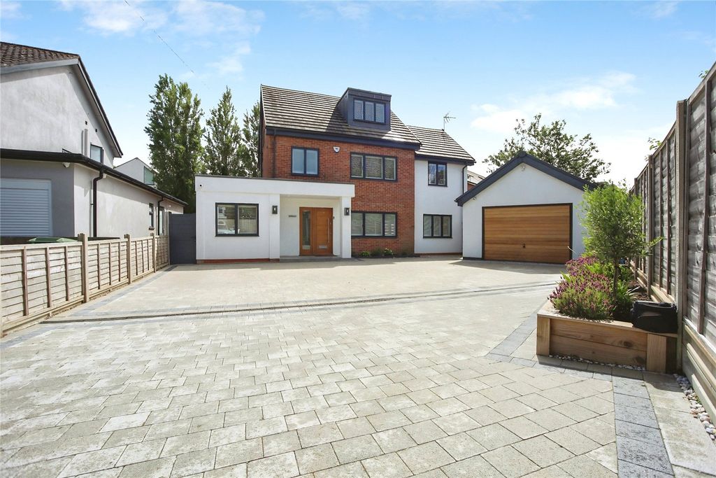 Property photo 2 of 28 Picture No. 27