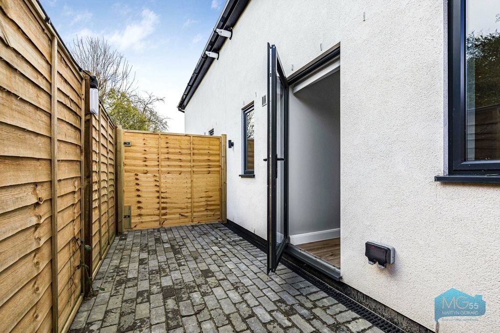 Property photo 2 of 8 Picture No. 03