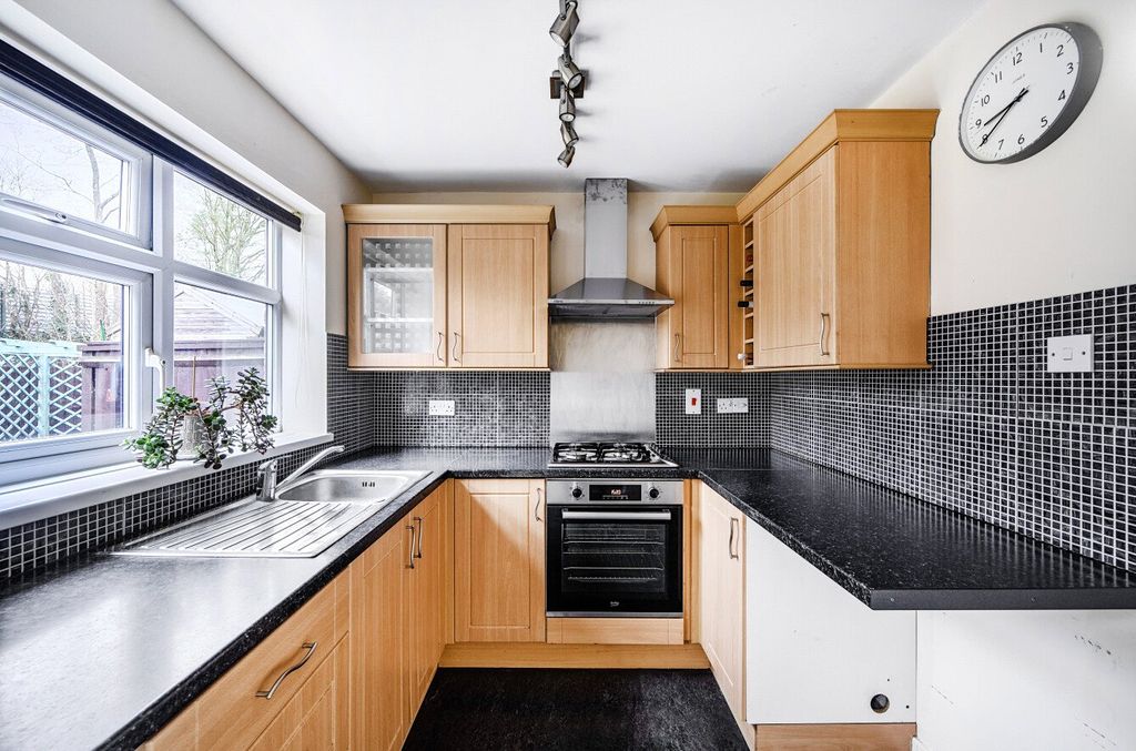 Property photo 2 of 13 Kitchen/Dining Room