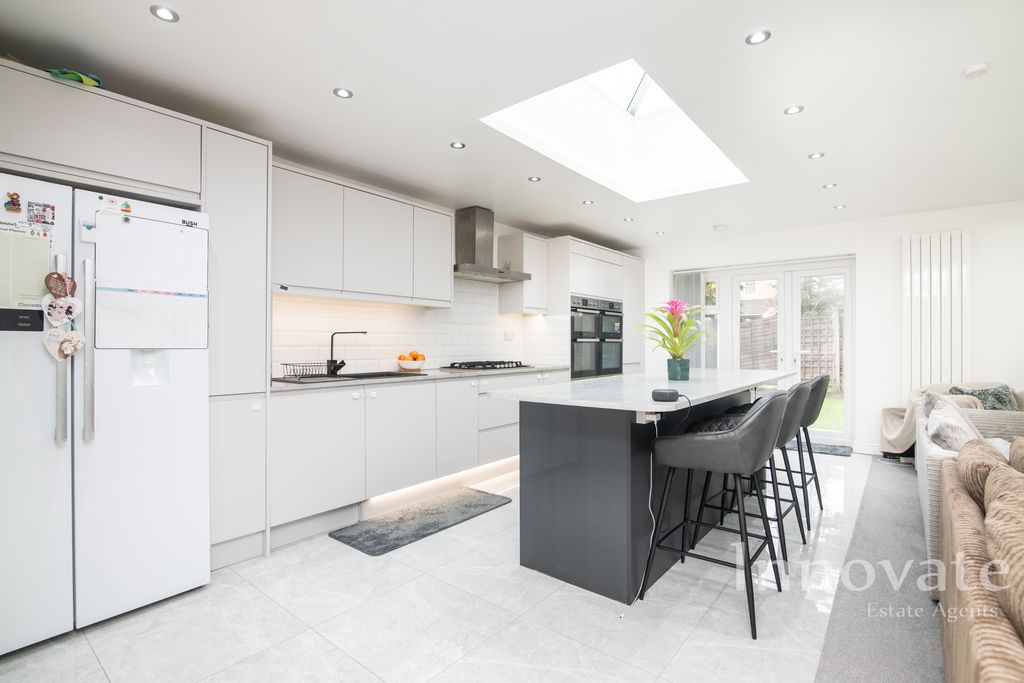 Property photo 3 of 13 Photo 4