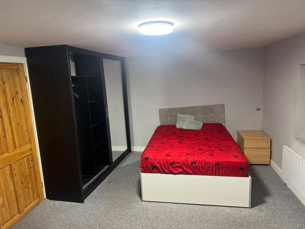 Property photo 2 of 12 Gallery