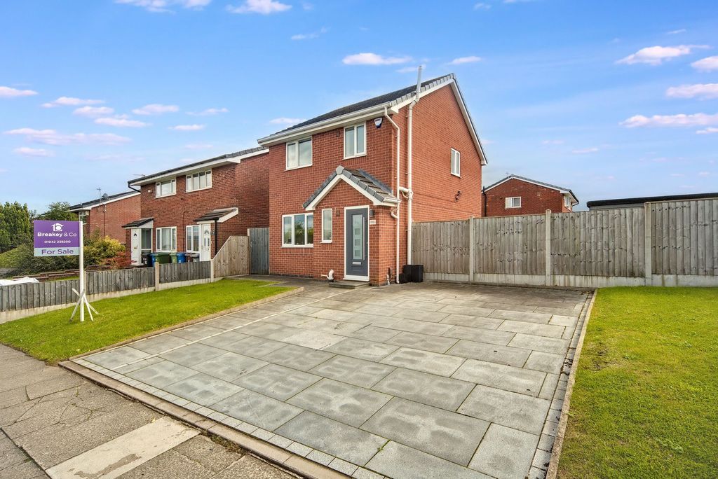 Property photo 1 of 17