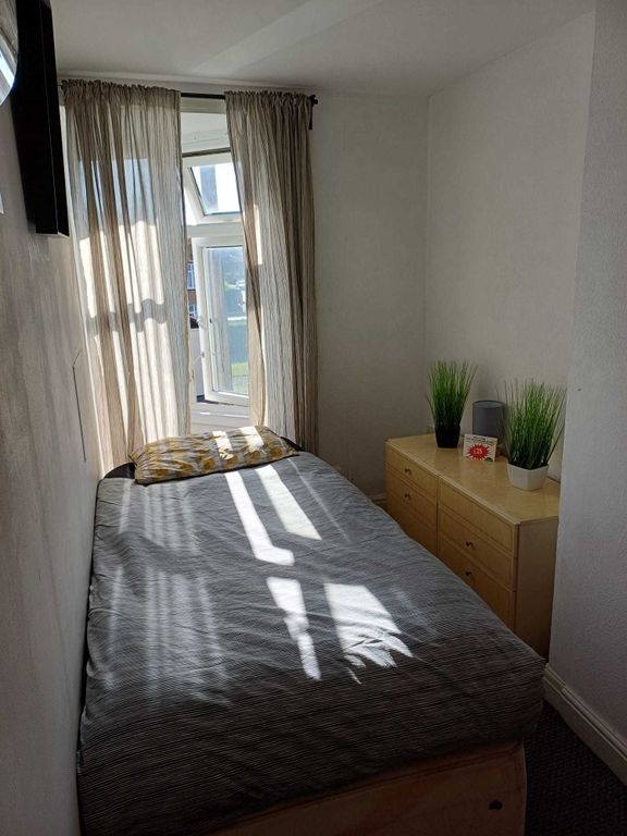 Property photo 1 of 4