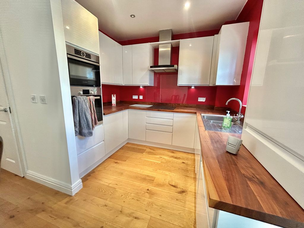 Property photo 2 of 20 Image