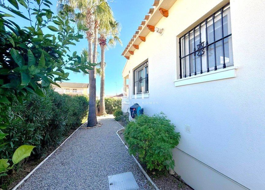 Property photo 3 of 25