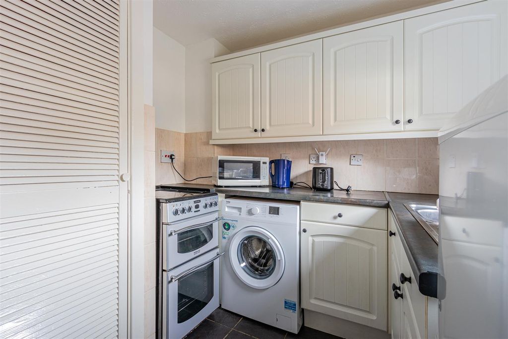 Property photo 3 of 7 Richmond Court 1-2.Jpg