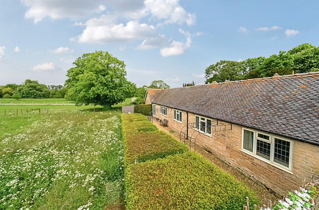 Property photo 1 of 27 1457581 (1)
