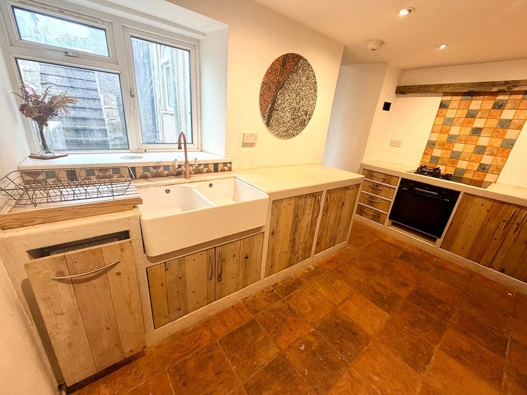 Property photo 1 of 31