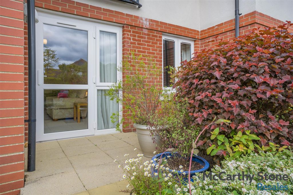 Property photo 1 of 21 8691332-Exterior06.Jpg