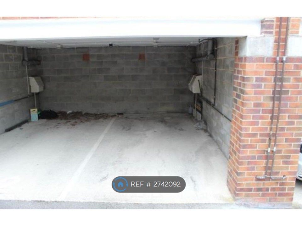 Property photo 3 of 12 Private Parking