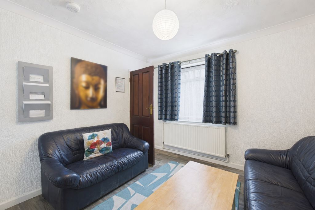 Property photo 2 of 8 Photo 25