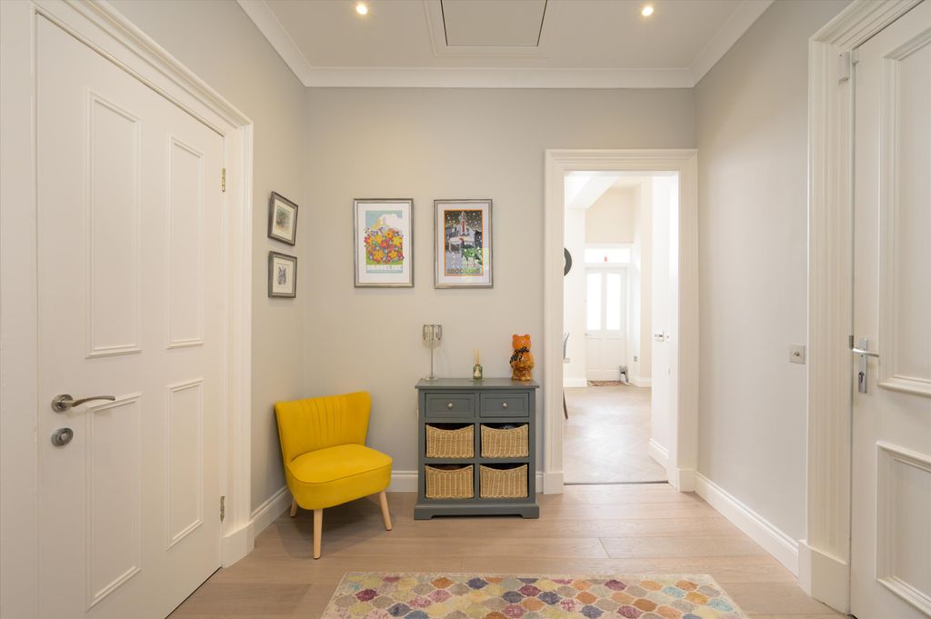 Additional image 5 of 4 bed flat for saleGlencairn Crescent, Edinburgh EH12