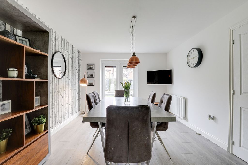 Property photo 3 of 24