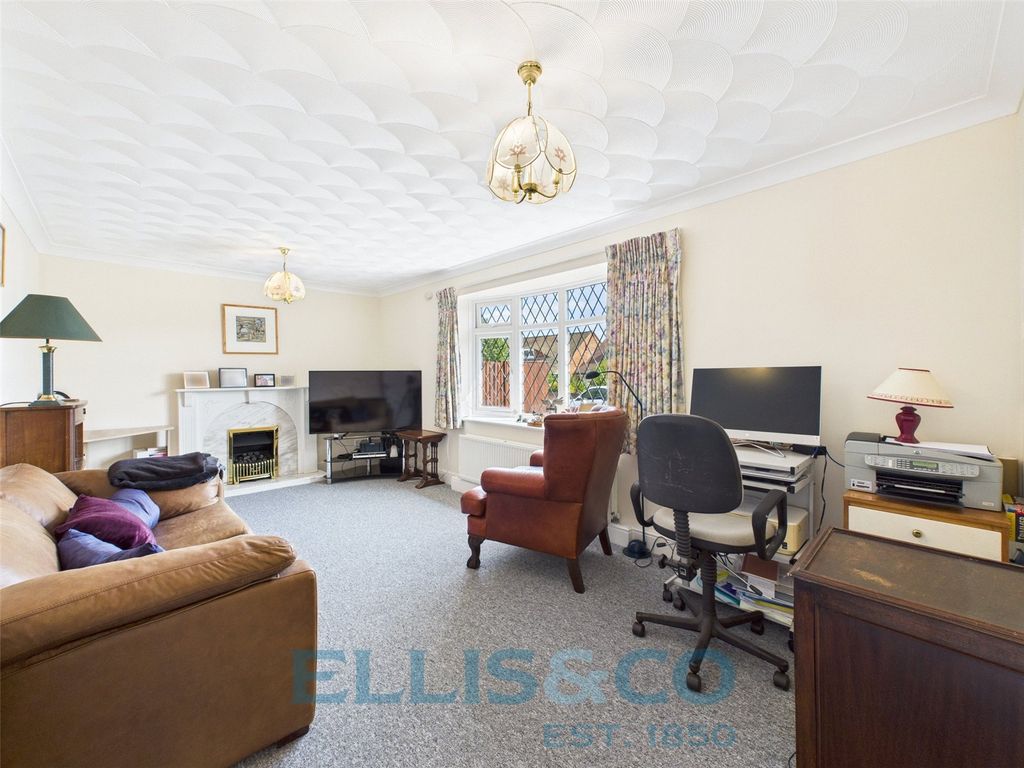 Property photo 3 of 15 Picture No. 01