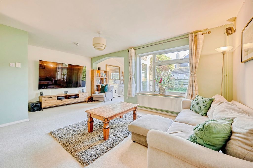 Property photo 2 of 18