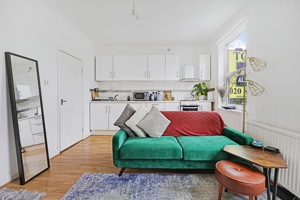 Property photo 1 of 6