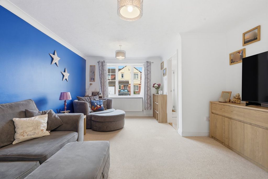 Property photo 2 of 17
