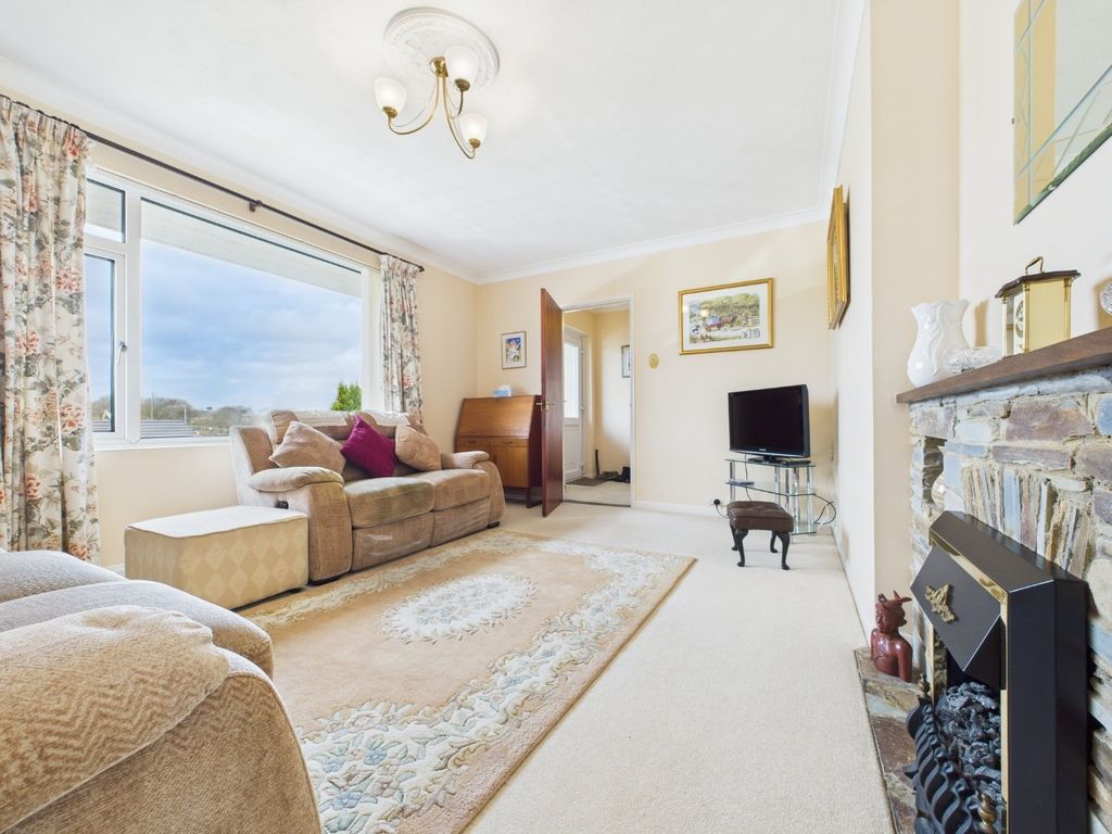 Property photo 2 of 15 3991646