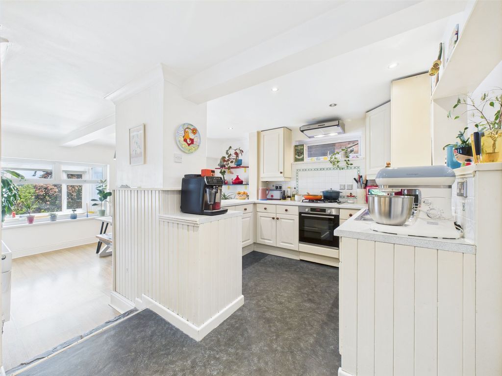Property photo 3 of 24 Dining Kitchen