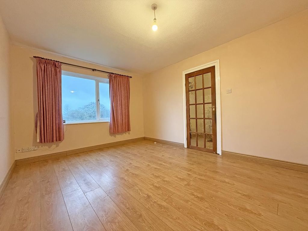 Property photo 3 of 14 Hallerton Close 17 - Lounge.Jpg