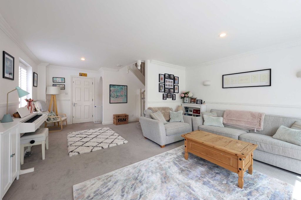 Property photo 2 of 13 Picture No. 11