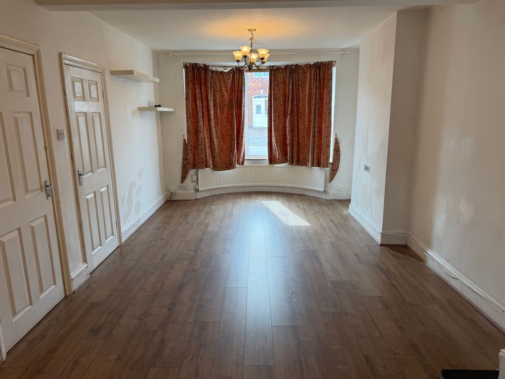 Property photo 2 of 31