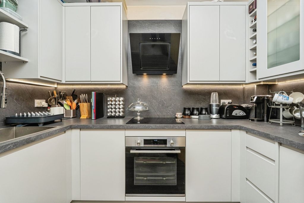 Property photo 2 of 6 Pbox-Img.Jpg