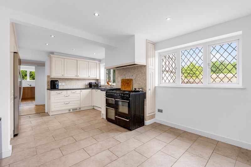 Property photo 3 of 28 Kitchen