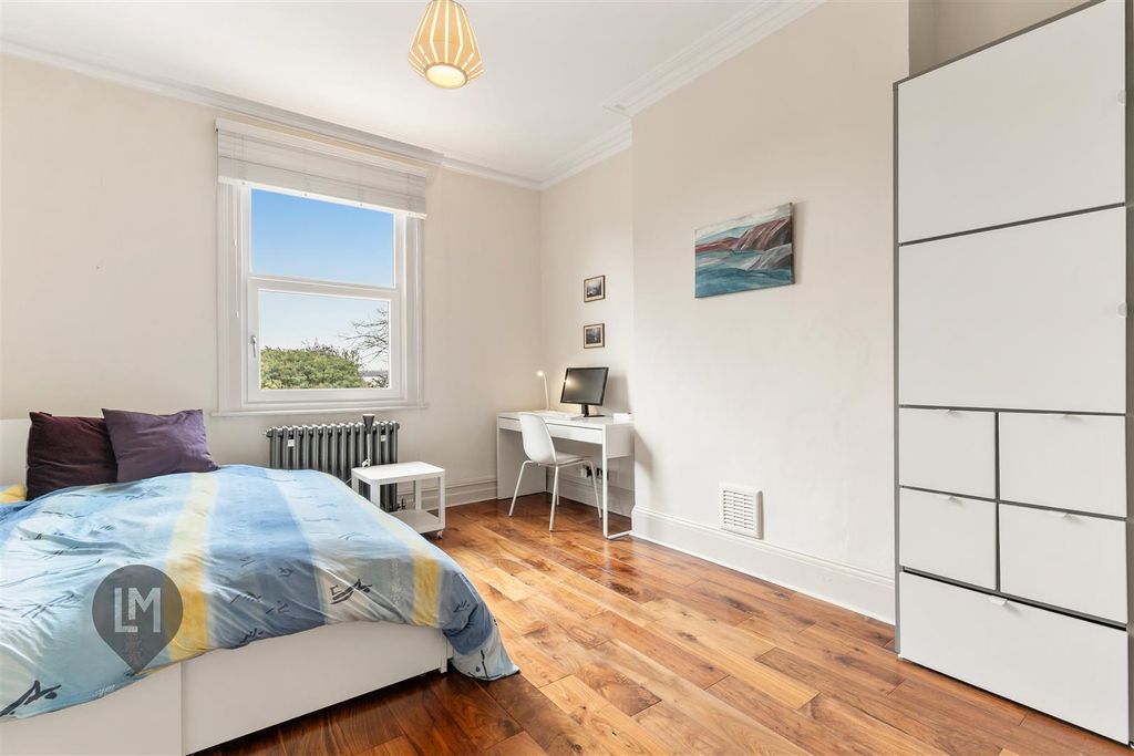 Property photo 3 of 5 Bedroom