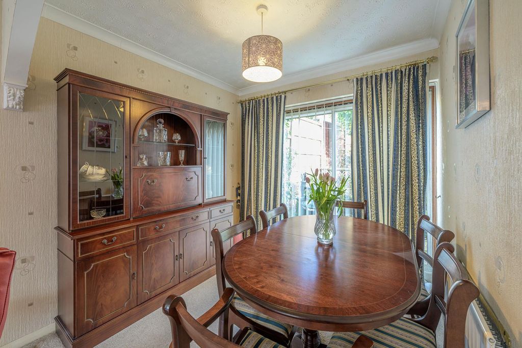 Property photo 3 of 24