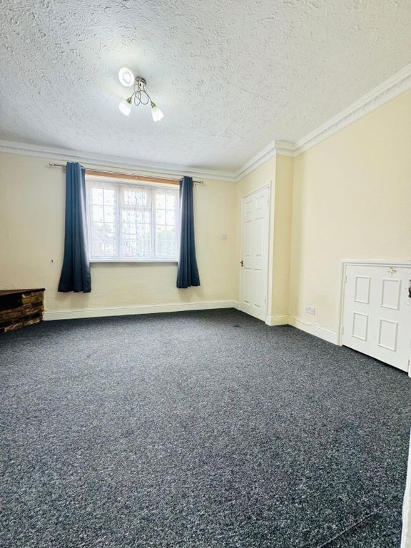 Property photo 2 of 19 Picture No. 02