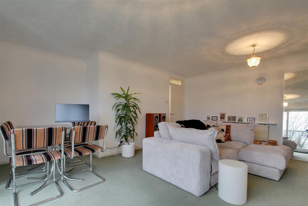 Property photo 2 of 8 Lounge Diner