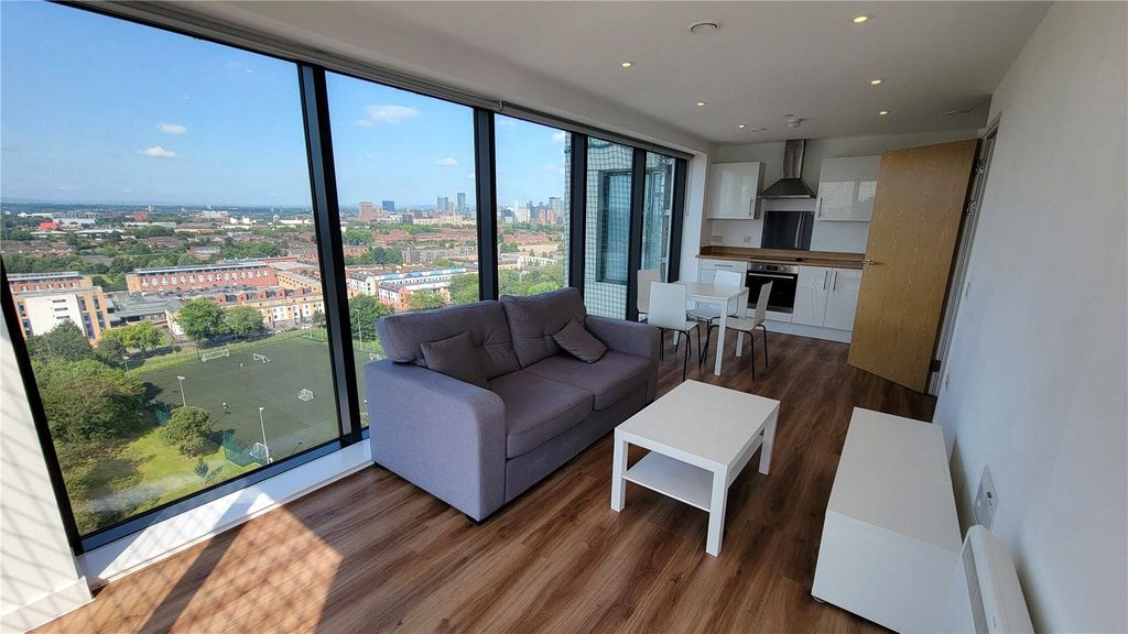 Property photo 3 of 11 Living Room