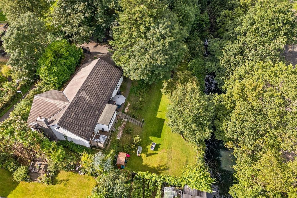 Property photo 1 of 34