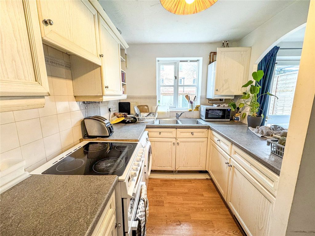 Property photo 3 of 8 Picture No. 16