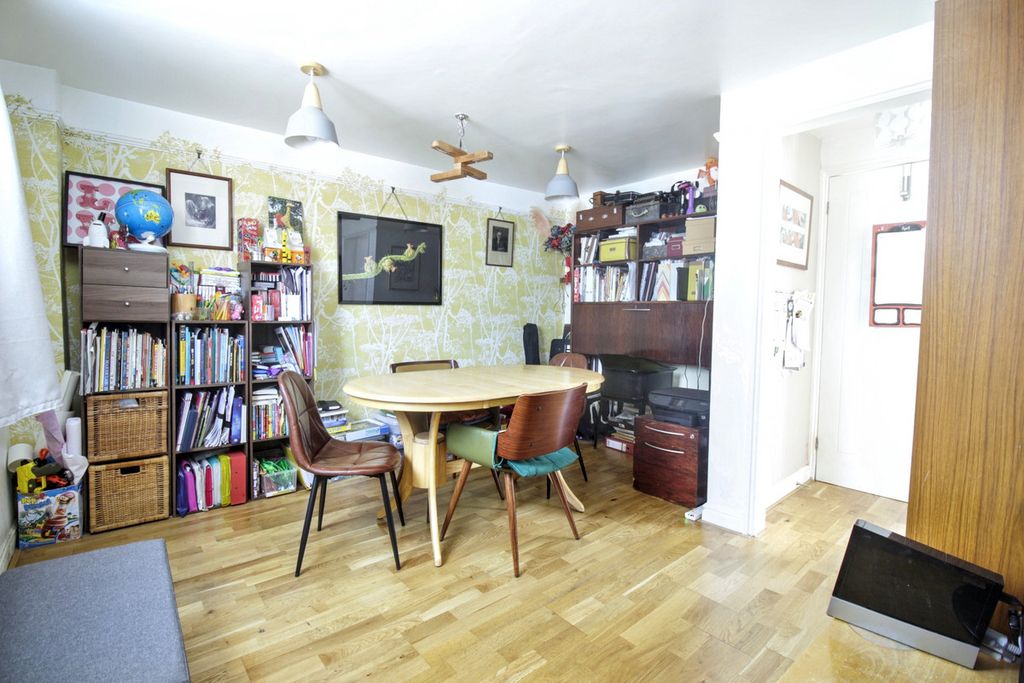 Property photo 3 of 11