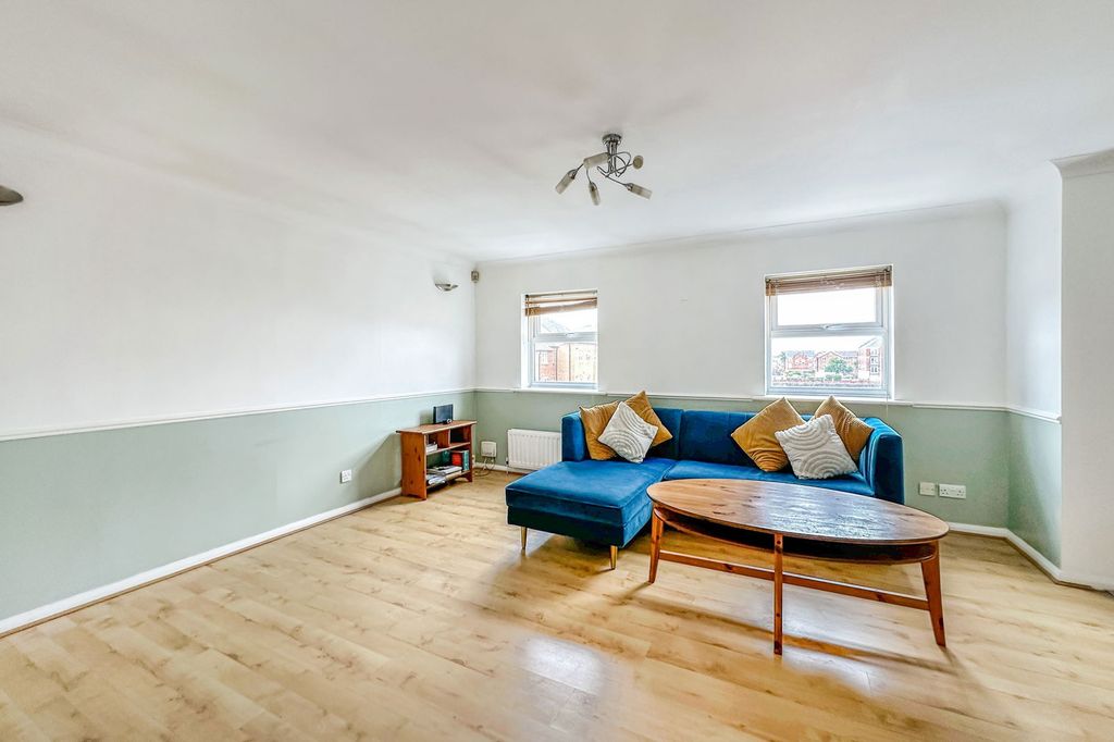 Property photo 3 of 12
