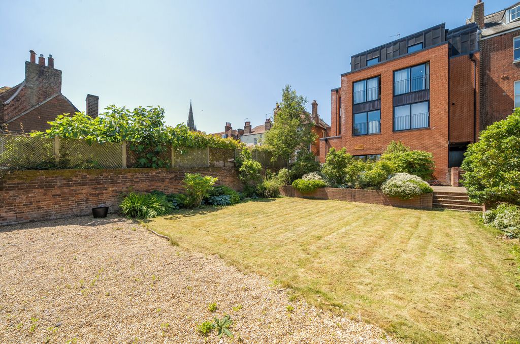 Property photo 2 of 13 1312156-3-6852E21...
